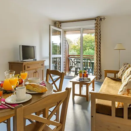 Lagrange Les Roches Douvres 3*